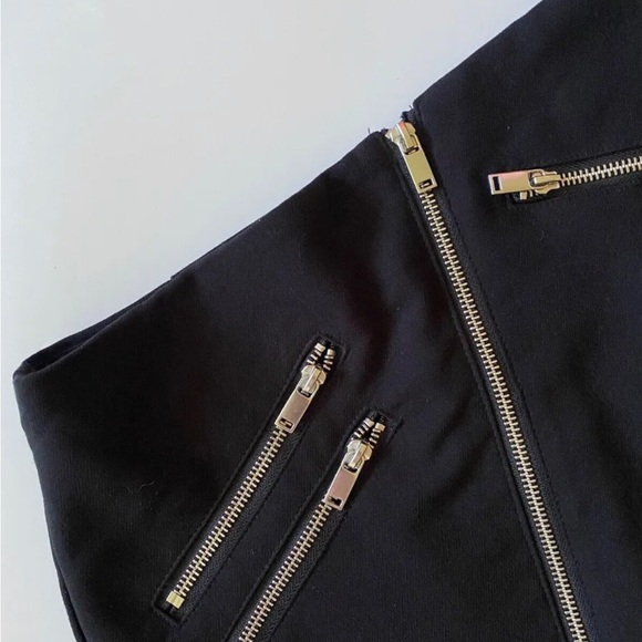 H&M Black Mini Skiurt Size 8 Zip Detail - Picture 3 of 3